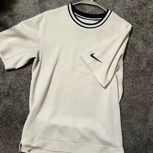 NIKE SHIRT SIZE S